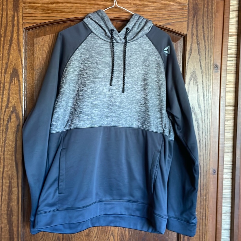 Reebok Men’s size Large grey hooded sweatshirt